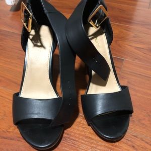 Black block heel